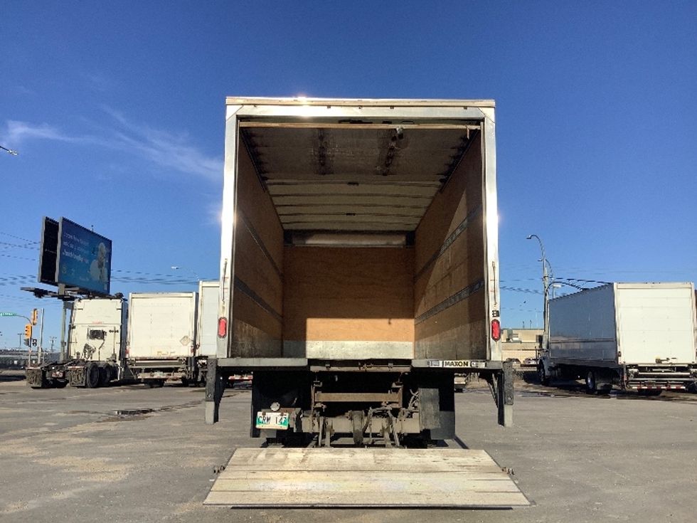 Medium Duty Box Truck-Light and Medium Duty Trucks-Hino-2020-195-Winnipeg-MB-285,408\n\t\tkm-$ 44,500 - Image 9