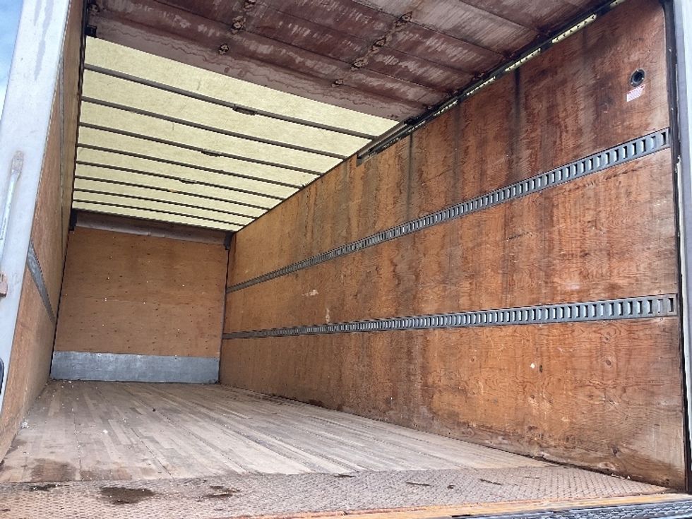 Medium Duty Box Truck-Light and Medium Duty Trucks-Hino-2020-258LP-Mississauga-ON-333,132\n\t\tkm-$ 52,750 - Image 12