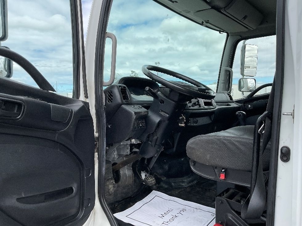Medium Duty Box Truck-Light and Medium Duty Trucks-Hino-2020-258LP-Mississauga-ON-333,132\n\t\tkm-$ 52,750 - Image 16