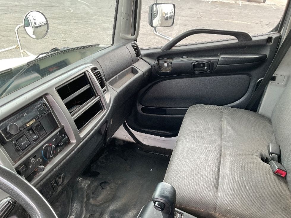 Medium Duty Box Truck-Light and Medium Duty Trucks-Hino-2020-258LP-Mississauga-ON-333,132\n\t\tkm-$ 52,750 - Image 19