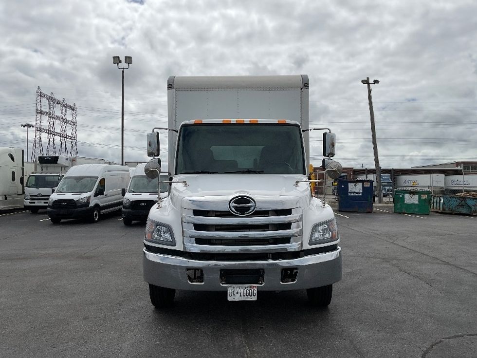 Medium Duty Box Truck-Light and Medium Duty Trucks-Hino-2020-258LP-Mississauga-ON-333,132\n\t\tkm-$ 52,750 - Image 2