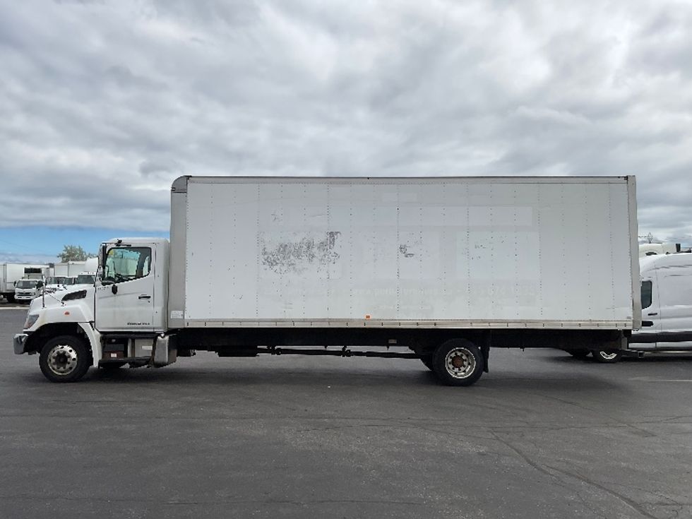 Medium Duty Box Truck-Light and Medium Duty Trucks-Hino-2020-258LP-Mississauga-ON-333,132\n\t\tkm-$ 52,750 - Image 4