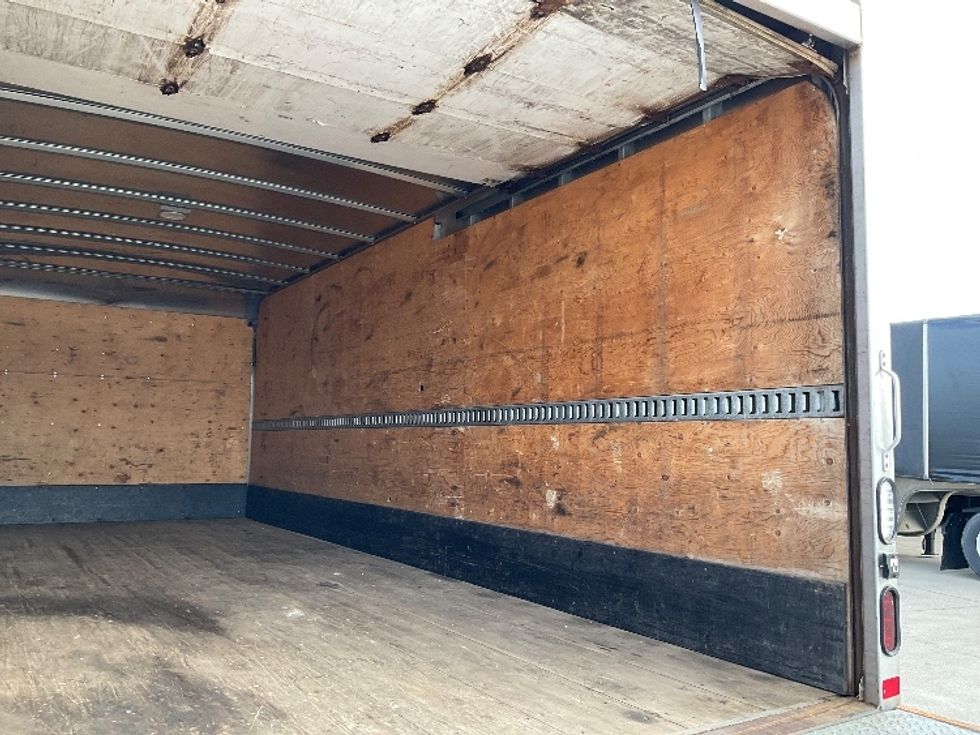 Medium Duty Box Truck-Light and Medium Duty Trucks-Hino-2020-258LP-Nashville-TN-182,082\n\t\tmiles-$ 40,750 - Image 12