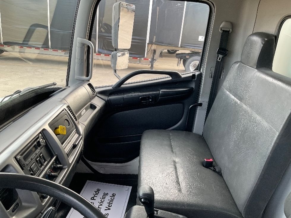 Medium Duty Box Truck-Light and Medium Duty Trucks-Hino-2020-258LP-Nashville-TN-182,082\n\t\tmiles-$ 40,750 - Image 19