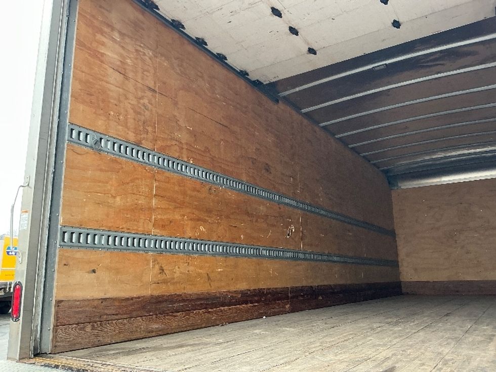 Medium Duty Box Truck-Light and Medium Duty Trucks-Hino-2020-268-Austin-TX-197,887\n\t\tmiles-$ 51,000 - Image 11