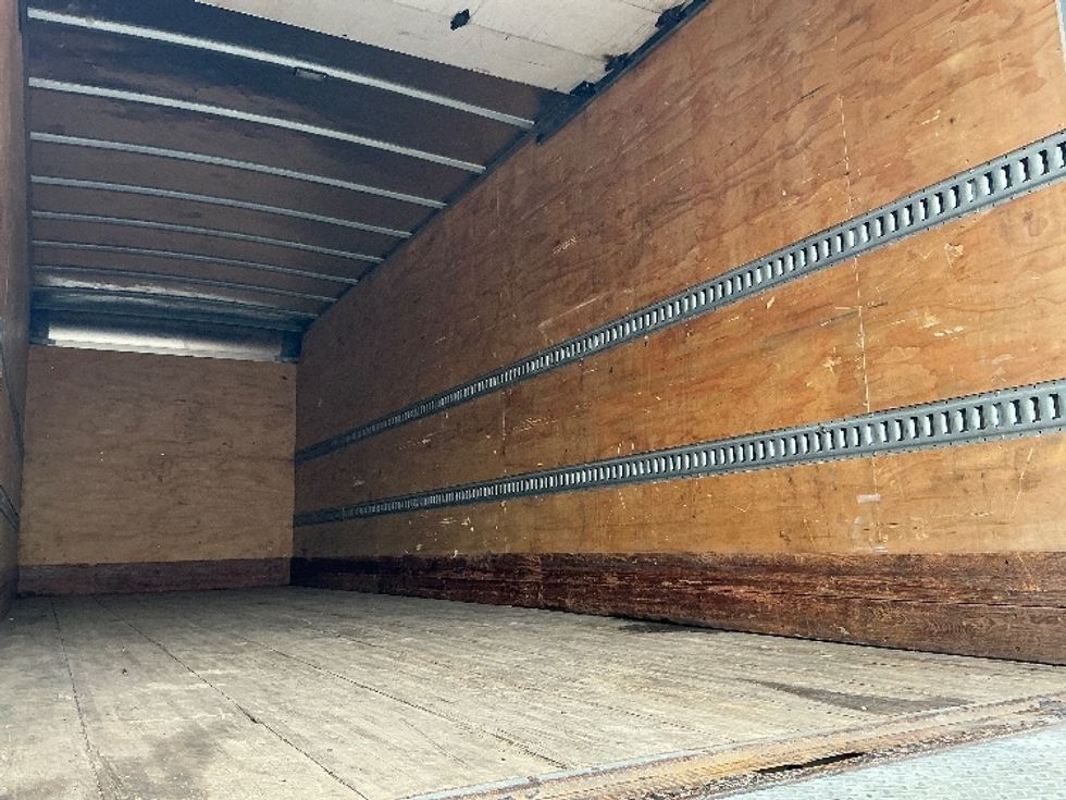 Medium Duty Box Truck-Light and Medium Duty Trucks-Hino-2020-268-Austin-TX-197,887\n\t\tmiles-$ 51,000 - Image 12