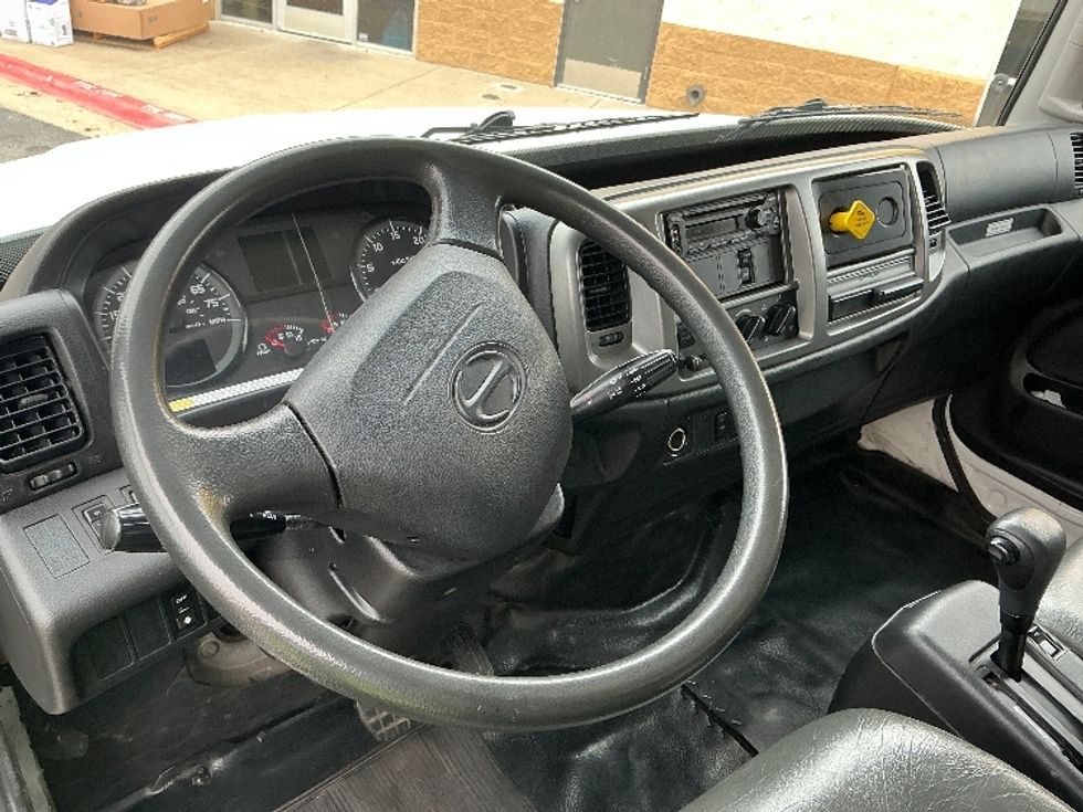 Medium Duty Box Truck-Light and Medium Duty Trucks-Hino-2020-268-Austin-TX-197,887\n\t\tmiles-$ 51,000 - Image 17