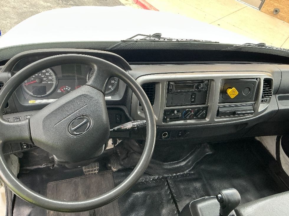 Medium Duty Box Truck-Light and Medium Duty Trucks-Hino-2020-268-Austin-TX-197,887\n\t\tmiles-$ 51,000 - Image 18