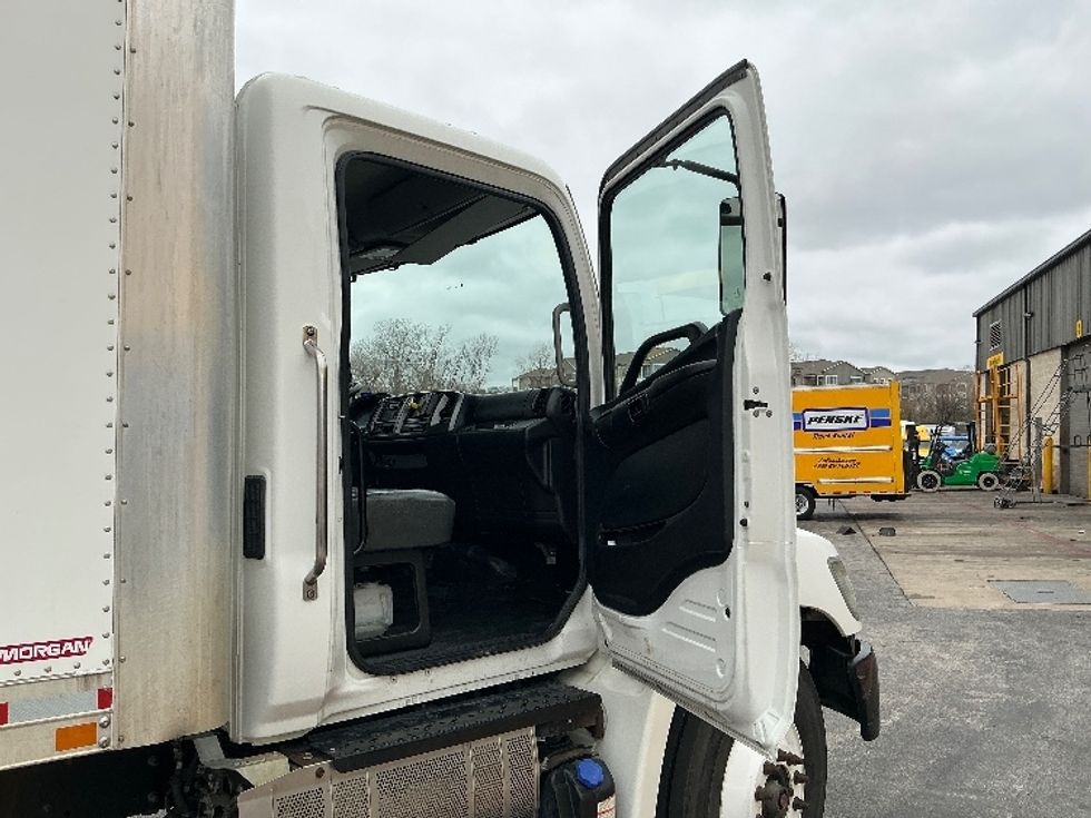 Medium Duty Box Truck-Light and Medium Duty Trucks-Hino-2020-268-Austin-TX-197,887\n\t\tmiles-$ 51,000 - Image 20