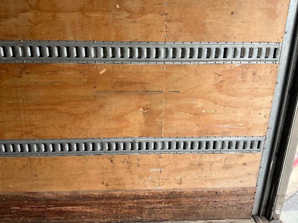 Medium Duty Box Truck-Light and Medium Duty Trucks-Hino-2020-268-Austin-TX-197,887\n\t\tmiles-$ 51,000 - Image 27