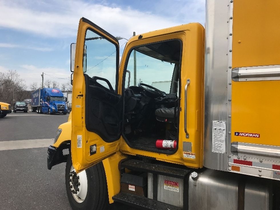 Medium Duty Box Truck-Light and Medium Duty Trucks-Hino-2020-268-Baltimore-MD-174,411\n\t\tmiles-$ 50,000 - Image 12