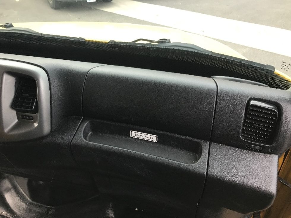 Medium Duty Box Truck-Light and Medium Duty Trucks-Hino-2020-268-Baltimore-MD-174,411\n\t\tmiles-$ 50,000 - Image 16