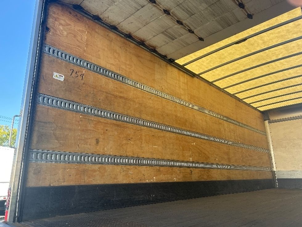 Medium Duty Box Truck-Light and Medium Duty Trucks-Hino-2020-268-Braintree-MA-202,516\n\t\tmiles-$ 45,500 - Image 10