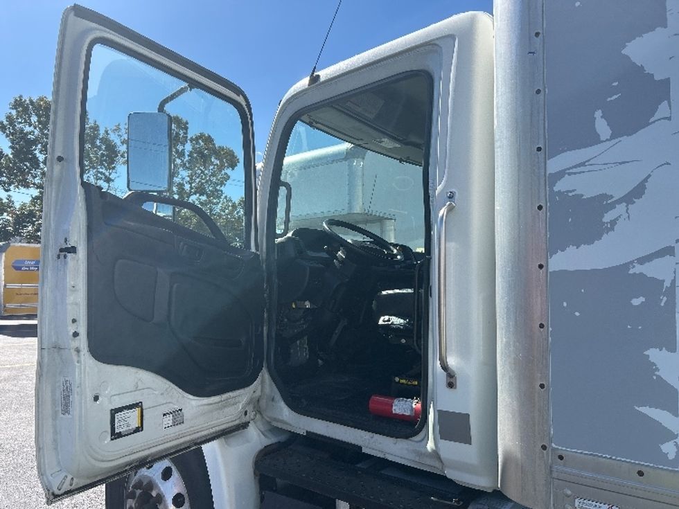Medium Duty Box Truck-Light and Medium Duty Trucks-Hino-2020-268-Braintree-MA-202,516\n\t\tmiles-$ 45,500 - Image 15
