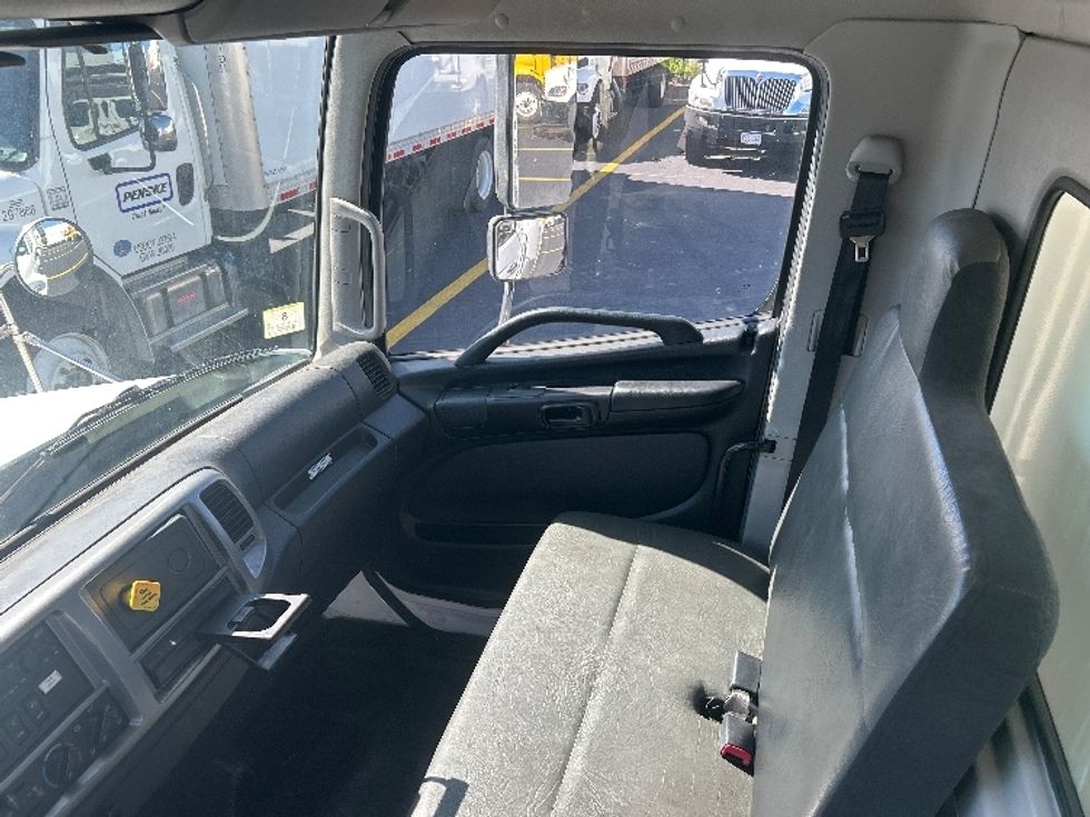 Medium Duty Box Truck-Light and Medium Duty Trucks-Hino-2020-268-Braintree-MA-202,516\n\t\tmiles-$ 45,500 - Image 18