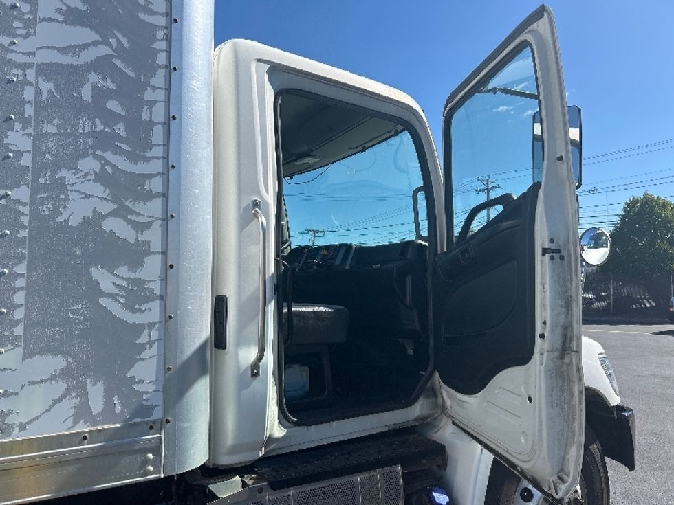 Medium Duty Box Truck-Light and Medium Duty Trucks-Hino-2020-268-Braintree-MA-202,516\n\t\tmiles-$ 45,500 - Image 19