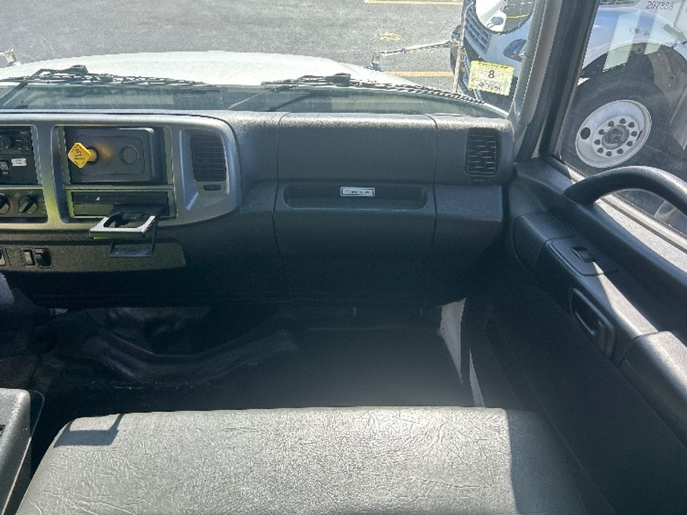 Medium Duty Box Truck-Light and Medium Duty Trucks-Hino-2020-268-Braintree-MA-202,516\n\t\tmiles-$ 45,500 - Image 20