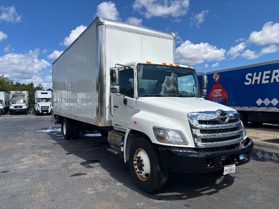 Medium Duty Box Truck-Light and Medium Duty Trucks-Hino-2020-268-Brook Park-OH-190,431\n\t\tmiles-$ 48,250 - Image 1
