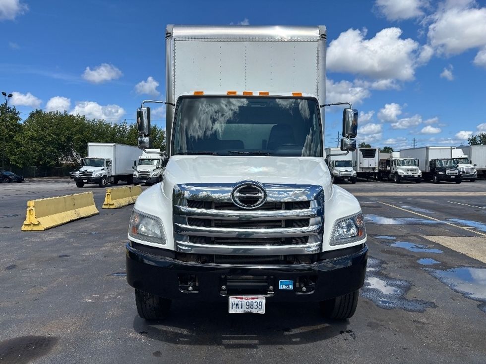 Medium Duty Box Truck-Light and Medium Duty Trucks-Hino-2020-268-Brook Park-OH-190,431\n\t\tmiles-$ 48,250 - Image 2