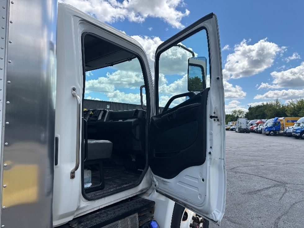 Medium Duty Box Truck-Light and Medium Duty Trucks-Hino-2020-268-Brook Park-OH-190,431\n\t\tmiles-$ 48,250 - Image 20