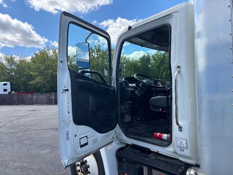 Medium Duty Box Truck-Light and Medium Duty Trucks-Hino-2020-268-Brook Park-OH-190,431\n\t\tmiles-$ 51,000 - Image 16