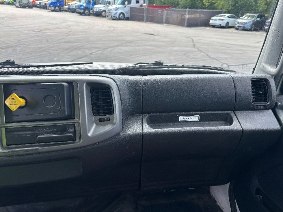 Medium Duty Box Truck-Light and Medium Duty Trucks-Hino-2020-268-Brook Park-OH-190,431\n\t\tmiles-$ 51,000 - Image 21