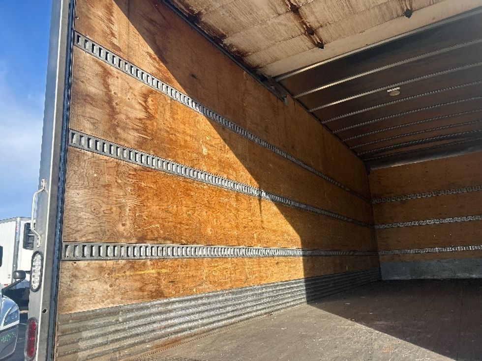 Medium Duty Box Truck-Light and Medium Duty Trucks-Hino-2020-268-Brook Park-OH-196,064\n\t\tmiles-$ 50,500 - Image 11