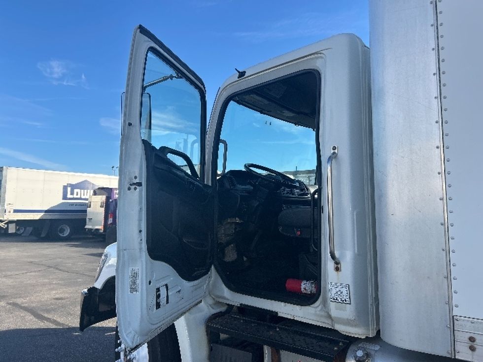 Medium Duty Box Truck-Light and Medium Duty Trucks-Hino-2020-268-Brook Park-OH-196,064\n\t\tmiles-$ 50,500 - Image 16