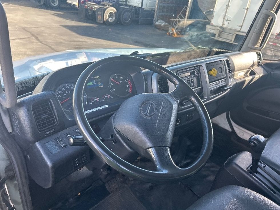 Medium Duty Box Truck-Light and Medium Duty Trucks-Hino-2020-268-Brook Park-OH-196,064\n\t\tmiles-$ 50,500 - Image 17