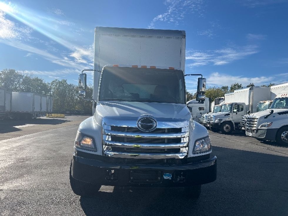 Medium Duty Box Truck-Light and Medium Duty Trucks-Hino-2020-268-Brook Park-OH-196,064\n\t\tmiles-$ 50,500 - Image 2