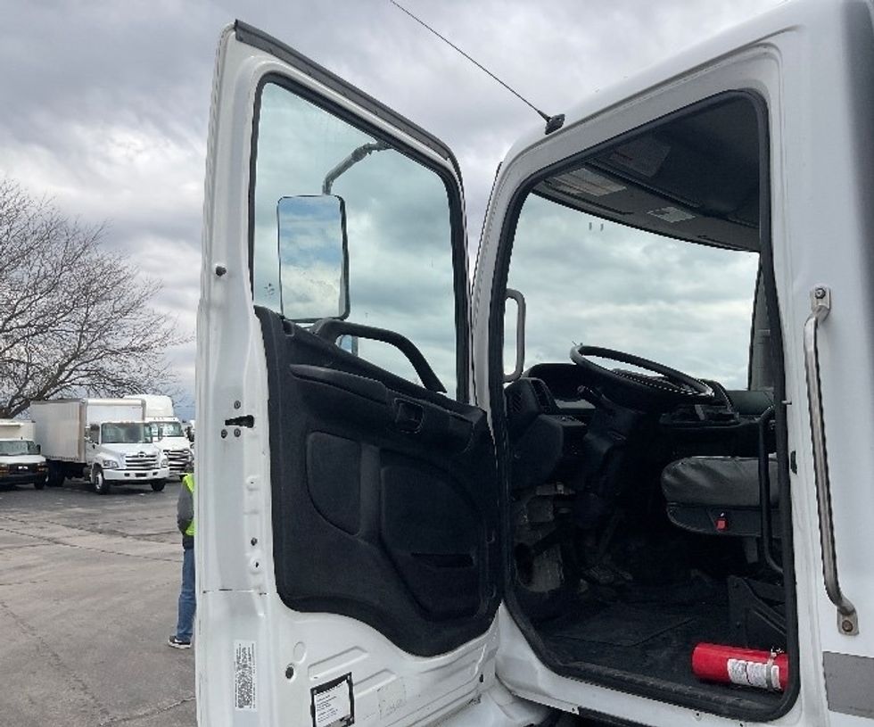 Medium Duty Box Truck-Light and Medium Duty Trucks-Hino-2020-268-Brook Park-OH-198,081\n\t\tmiles-$ 49,750 - Image 16