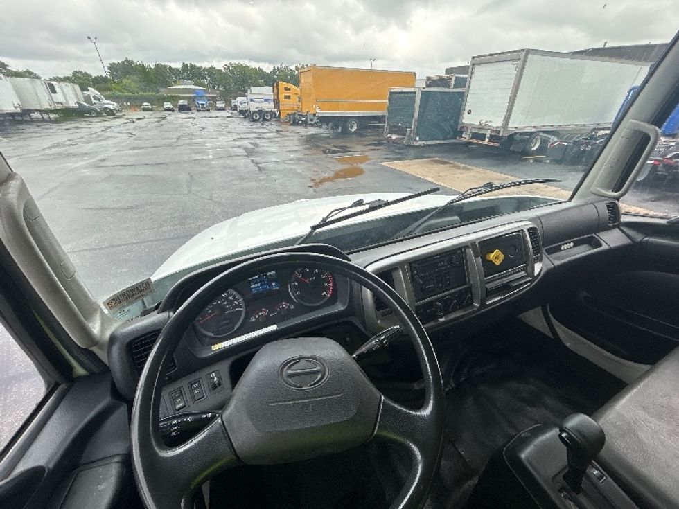 Medium Duty Box Truck-Light and Medium Duty Trucks-Hino-2020-268-Brook Park-OH-198,081\n\t\tmiles-$ 49,750 - Image 17