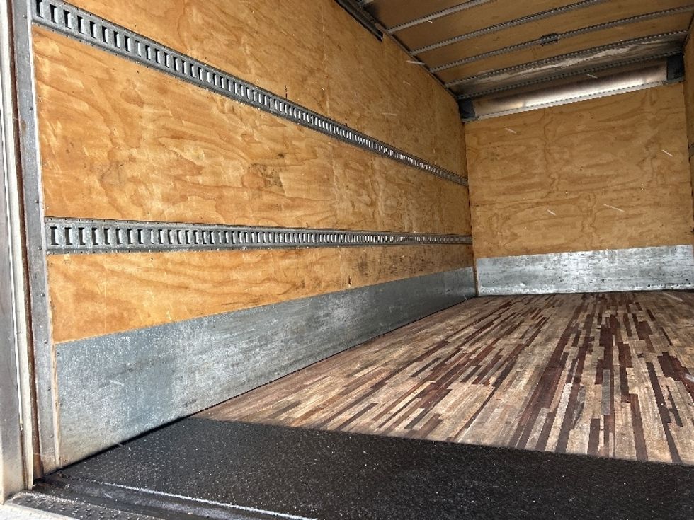 Medium Duty Box Truck-Light and Medium Duty Trucks-Hino-2020-268-Cambridge-ON-452,228\n\t\tkm-$ 43,750 - Image 11