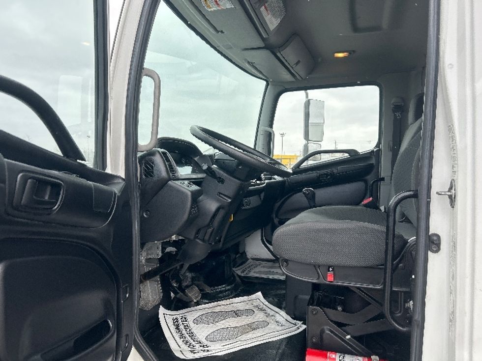 Medium Duty Box Truck-Light and Medium Duty Trucks-Hino-2020-268-Cambridge-ON-452,228\n\t\tkm-$ 43,750 - Image 16