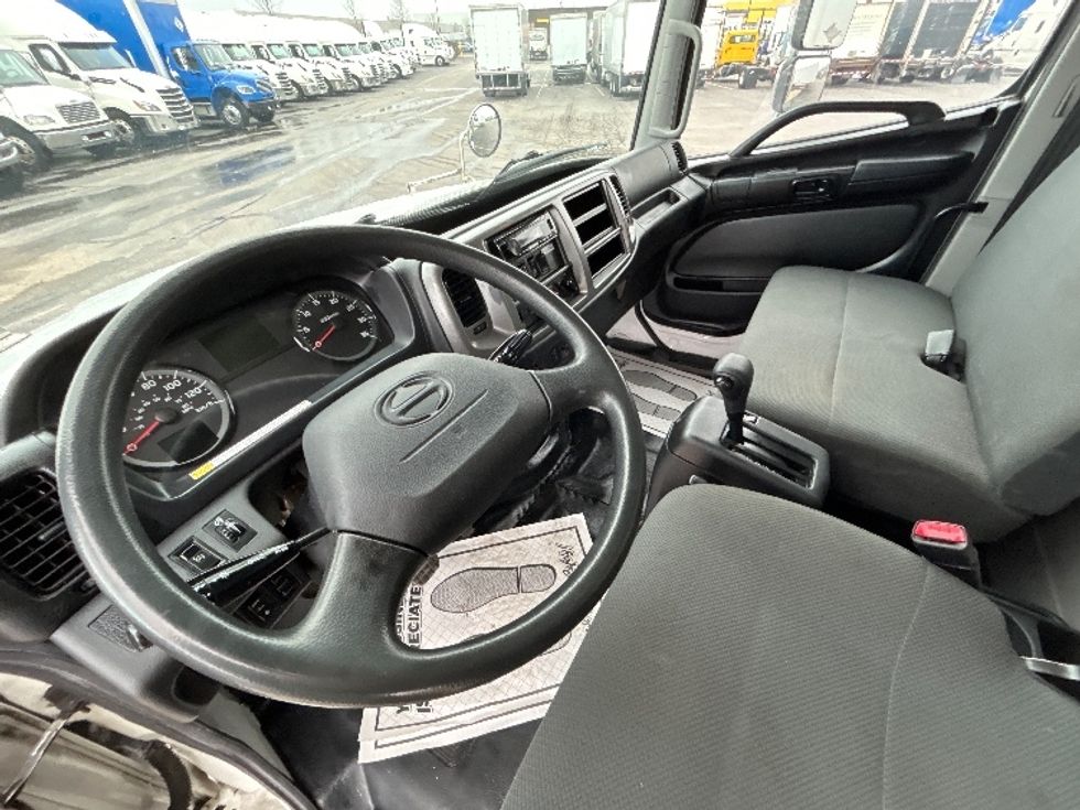 Medium Duty Box Truck-Light and Medium Duty Trucks-Hino-2020-268-Cambridge-ON-452,228\n\t\tkm-$ 43,750 - Image 17
