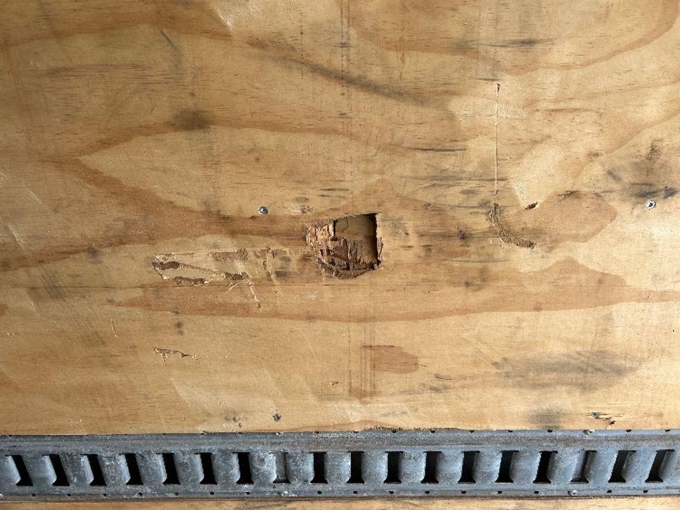 Medium Duty Box Truck-Light and Medium Duty Trucks-Hino-2020-268-Cambridge-ON-452,228\n\t\tkm-$ 43,750 - Image 27