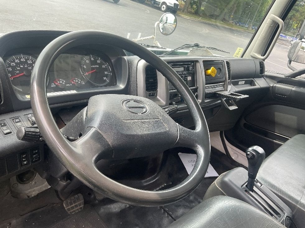 Medium Duty Box Truck-Light and Medium Duty Trucks-Hino-2020-268-Capitol Heights-MD-222,096\n\t\tmiles-$ 46,750 - Image 17