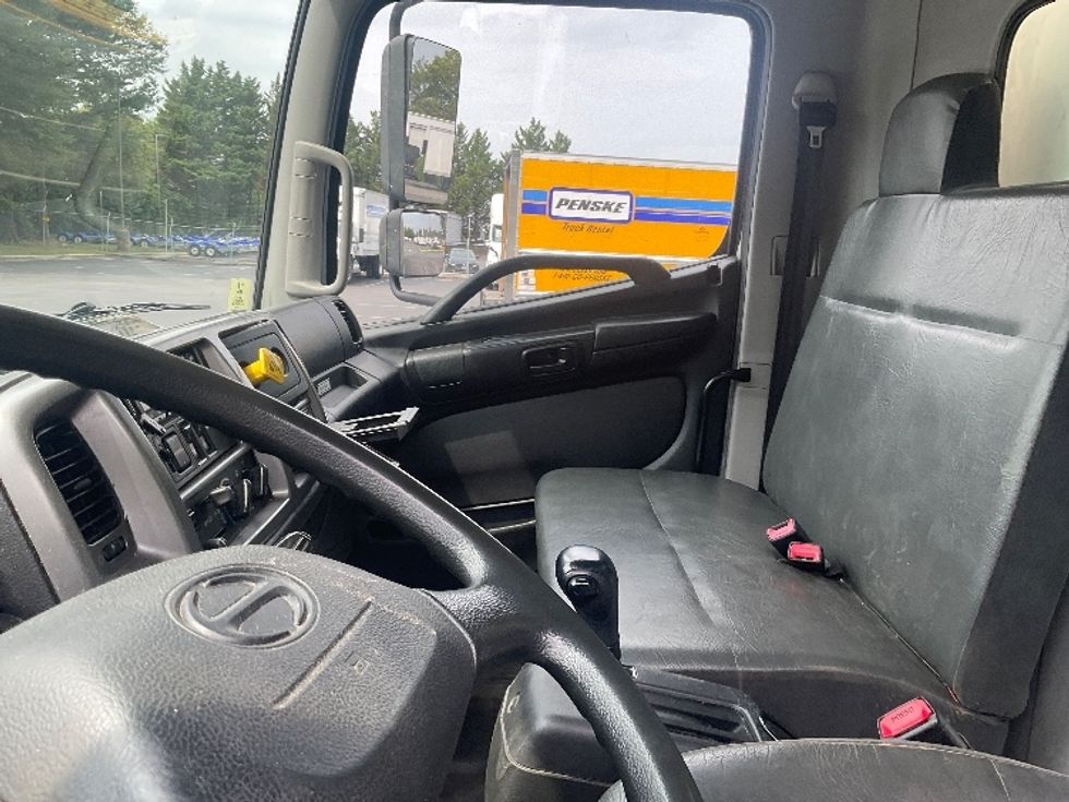 Medium Duty Box Truck-Light and Medium Duty Trucks-Hino-2020-268-Capitol Heights-MD-222,096\n\t\tmiles-$ 46,750 - Image 19