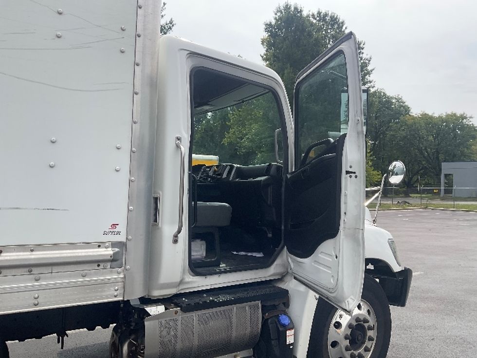 Medium Duty Box Truck-Light and Medium Duty Trucks-Hino-2020-268-Capitol Heights-MD-222,096\n\t\tmiles-$ 46,750 - Image 20
