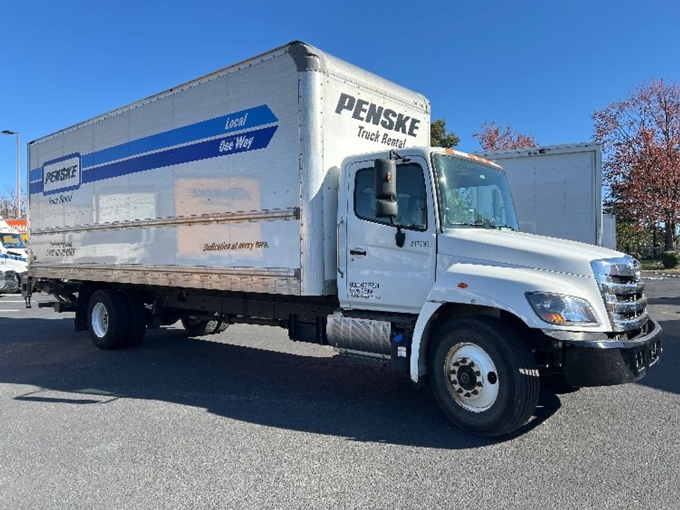 Medium Duty Box Truck-Light and Medium Duty Trucks-Hino-2020-268-Charlotte-NC-132,252\n\t\tmiles-$ 65,500 - Image 1