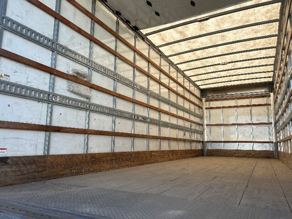 Medium Duty Box Truck-Light and Medium Duty Trucks-Hino-2020-268-Charlotte-NC-132,252\n\t\tmiles-$ 65,500 - Image 11