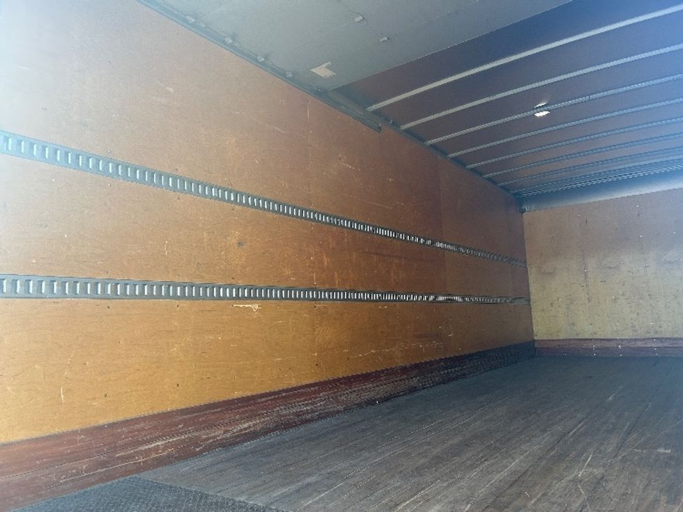 Medium Duty Box Truck-Light and Medium Duty Trucks-Hino-2020-268-Chester-VA-149,200\n\t\tmiles-$ 60,000 - Image 11