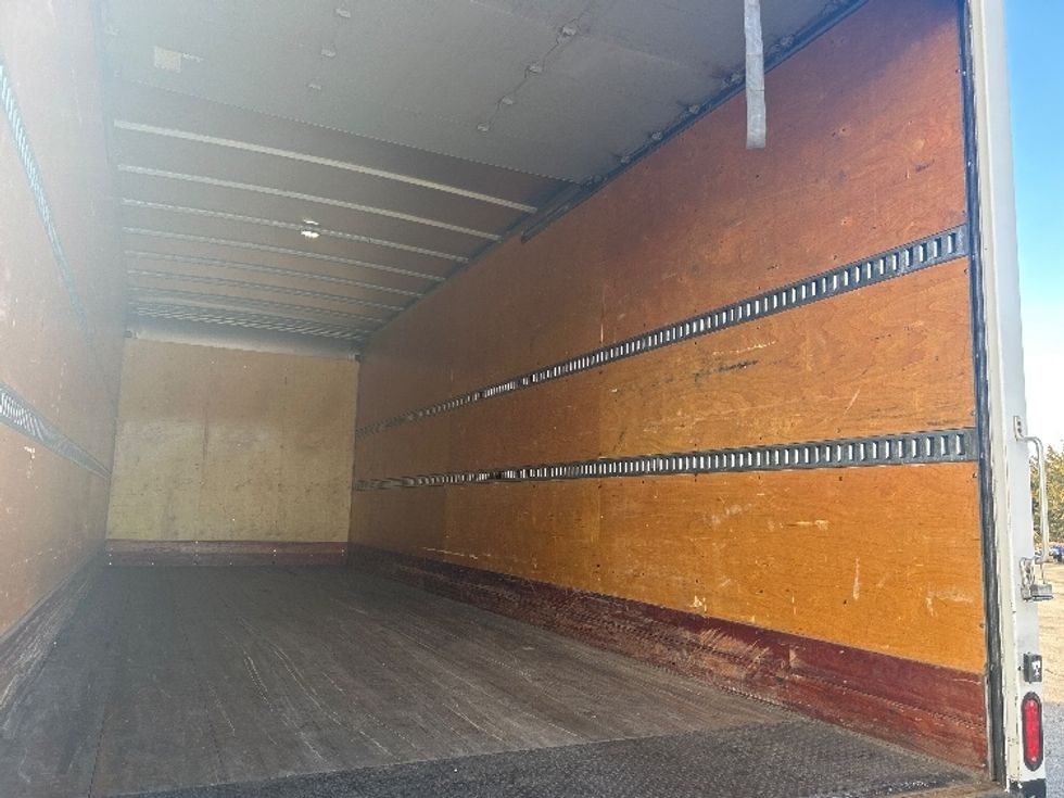 Medium Duty Box Truck-Light and Medium Duty Trucks-Hino-2020-268-Chester-VA-149,200\n\t\tmiles-$ 60,000 - Image 12