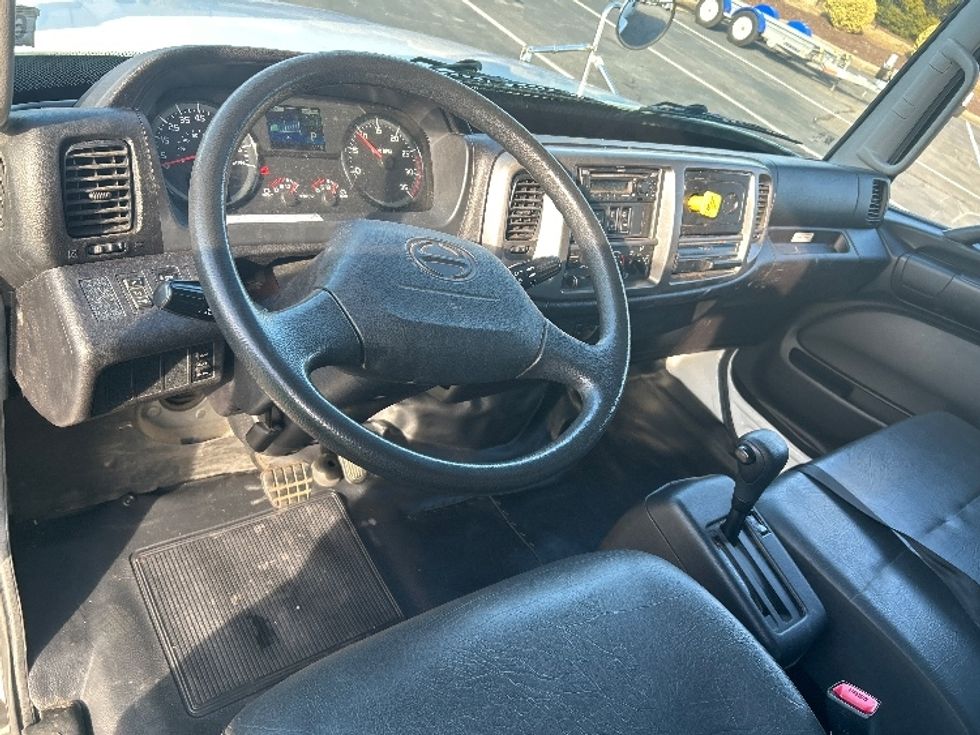Medium Duty Box Truck-Light and Medium Duty Trucks-Hino-2020-268-Chester-VA-149,200\n\t\tmiles-$ 60,000 - Image 17