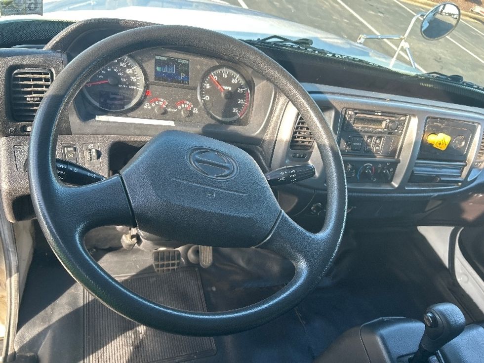 Medium Duty Box Truck-Light and Medium Duty Trucks-Hino-2020-268-Chester-VA-149,200\n\t\tmiles-$ 60,000 - Image 18