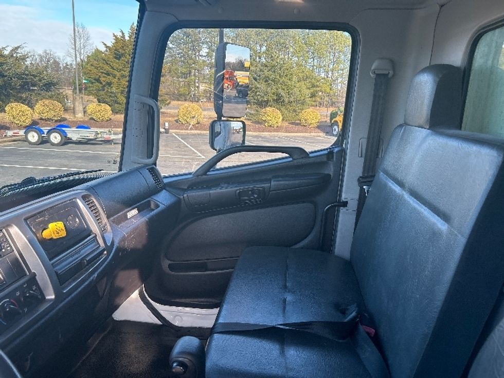 Medium Duty Box Truck-Light and Medium Duty Trucks-Hino-2020-268-Chester-VA-149,200\n\t\tmiles-$ 60,000 - Image 19