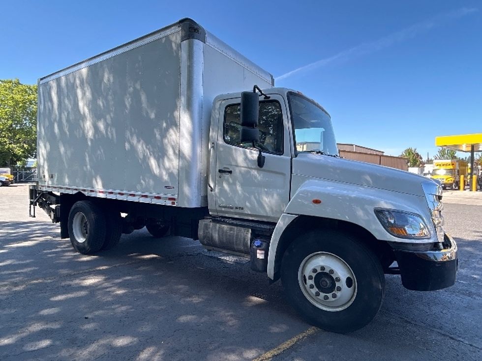 Medium Duty Box Truck-Light and Medium Duty Trucks-Hino-2020-268-Clackamas-OR-210,953\n\t\tmiles-$ 38,750 - Image 1