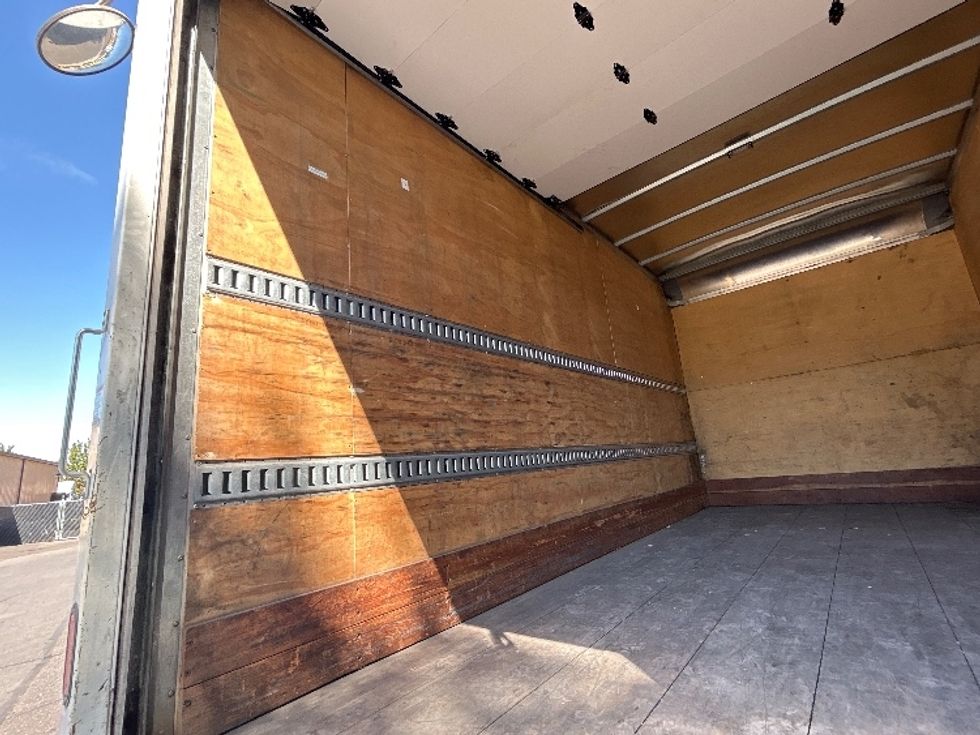 Medium Duty Box Truck-Light and Medium Duty Trucks-Hino-2020-268-Clackamas-OR-210,953\n\t\tmiles-$ 38,750 - Image 11