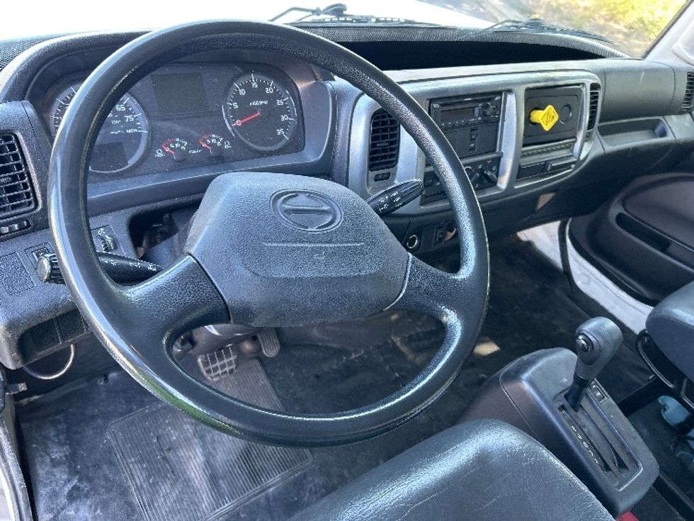Medium Duty Box Truck-Light and Medium Duty Trucks-Hino-2020-268-Clackamas-OR-210,953\n\t\tmiles-$ 38,750 - Image 17