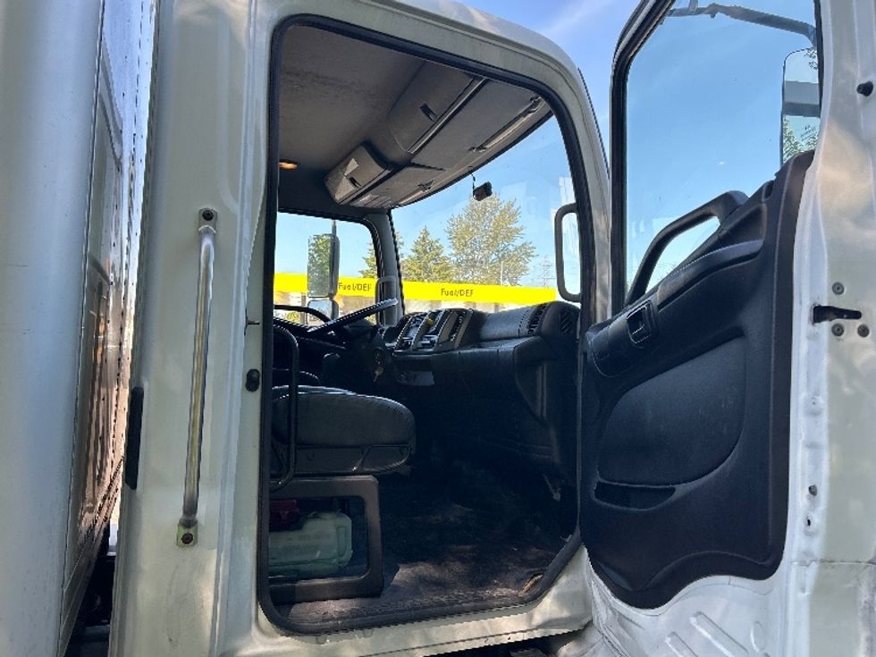 Medium Duty Box Truck-Light and Medium Duty Trucks-Hino-2020-268-Clackamas-OR-210,953\n\t\tmiles-$ 38,750 - Image 20
